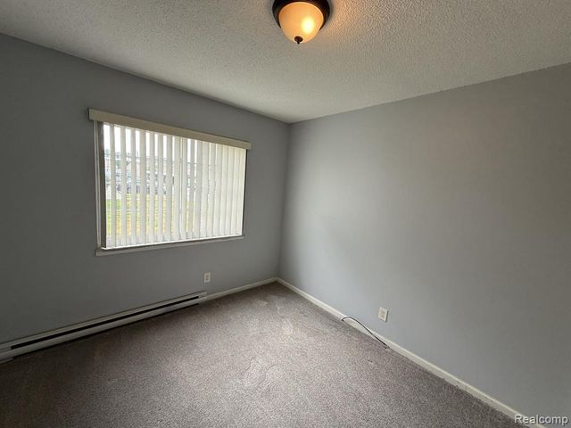 8162 24 Mile Rd, Shelby Twp, MI 48316