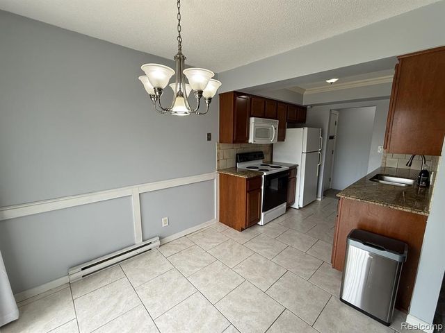 8162 24 Mile Rd, Shelby Twp, MI 48316
