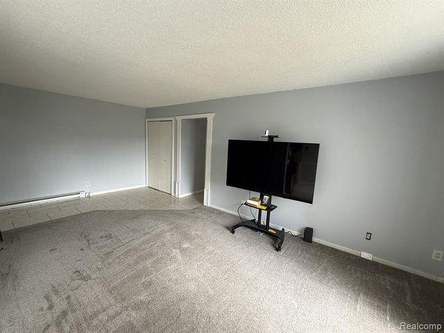 8162 24 Mile Rd, Shelby Twp, MI 48316