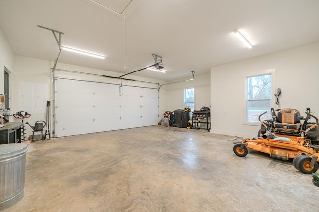 245 FULLEN LN, Savannah, TN 38372