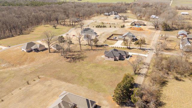 245 FULLEN LN, Savannah, TN 38372