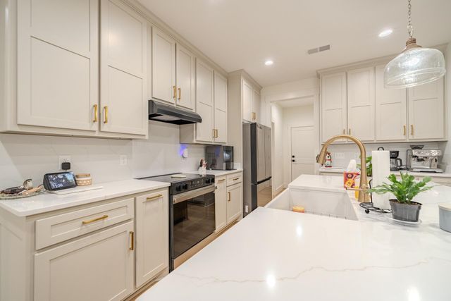 245 FULLEN LN, Savannah, TN 38372