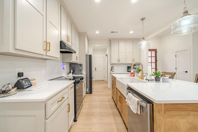 245 FULLEN LN, Savannah, TN 38372