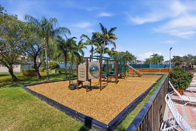 1383 NW 122nd Terrace, Pembroke Pines, FL 33026