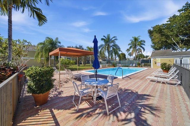 1383 NW 122nd Terrace, Pembroke Pines, FL 33026