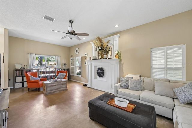 4919 32ND AVENUE DRIVE W, Bradenton, FL 34209