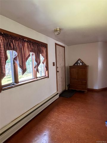 1 Beaver Street, East Patchogue, NY 11772