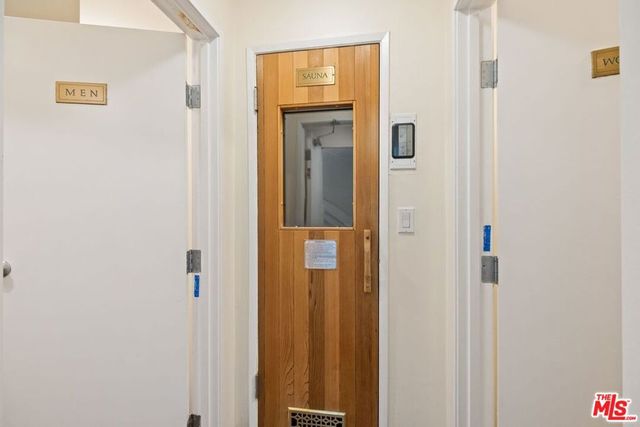 1131 ALTA LOMA Road 106, West Hollywood, CA 90069