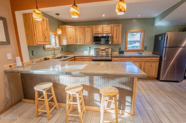 7 Corinth Place, Hadley, NY 12835