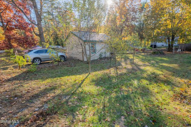 7 Corinth Place, Hadley, NY 12835