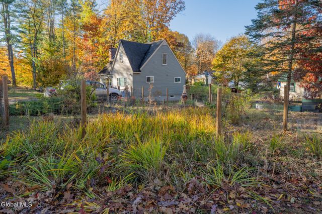 7 Corinth Place, Hadley, NY 12835