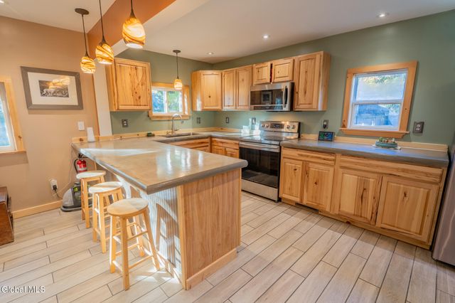 7 Corinth Place, Hadley, NY 12835