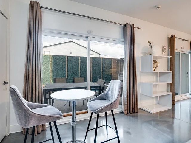 130 S Cisco, Dallas, TX 75246