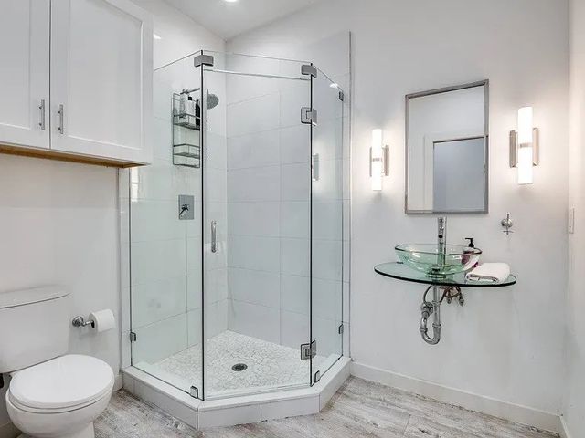 130 S Cisco, Dallas, TX 75246