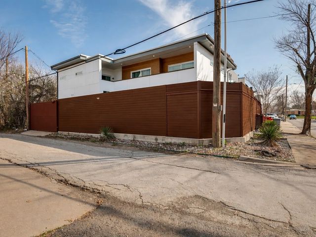 130 S Cisco, Dallas, TX 75246