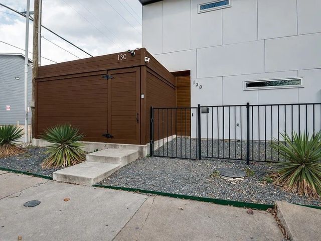 130 S Cisco, Dallas, TX 75246