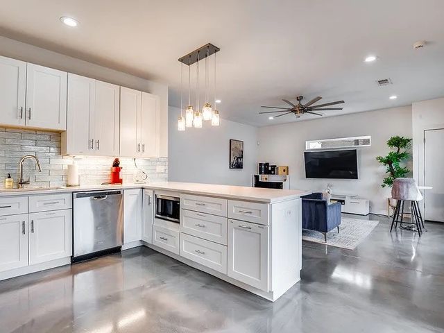 130 S Cisco, Dallas, TX 75246