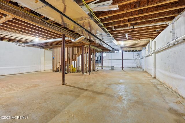 1801 Finderne Street, Oakhurst, NJ 07755