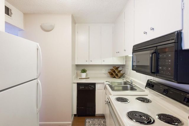 3212 Red River ST 110, Austin, TX 78705