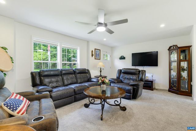 64 PINE RD, Louisa, VA 23093