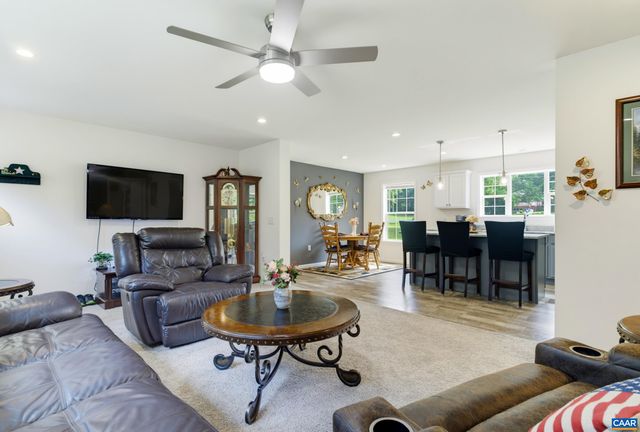 64 PINE RD, Louisa, VA 23093