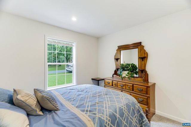 64 PINE RD, Louisa, VA 23093