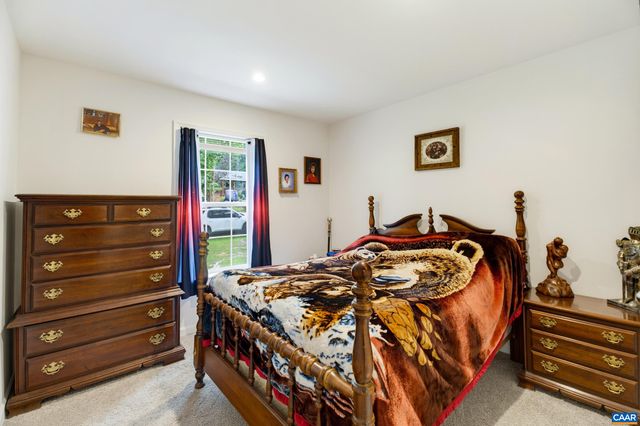 64 PINE RD, Louisa, VA 23093