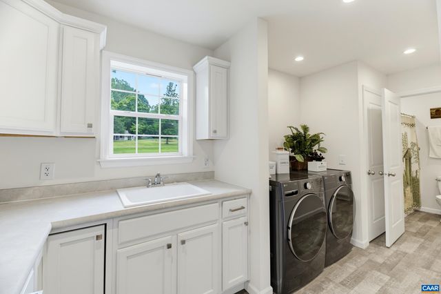 64 PINE RD, Louisa, VA 23093