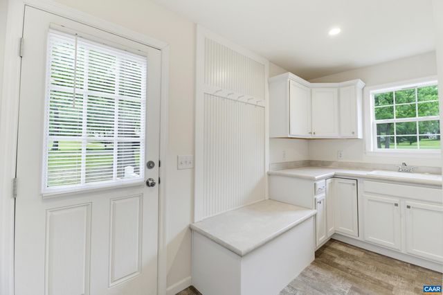 64 PINE RD, Louisa, VA 23093