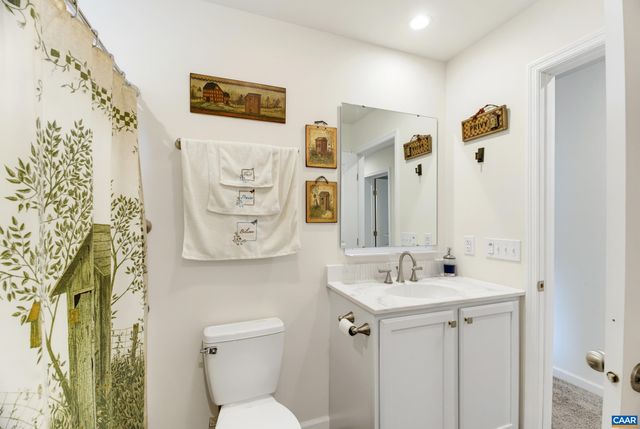 64 PINE RD, Louisa, VA 23093