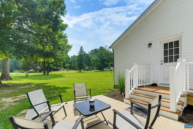 64 PINE RD, Louisa, VA 23093