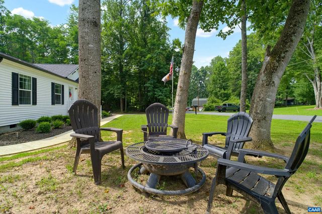 64 PINE RD, Louisa, VA 23093