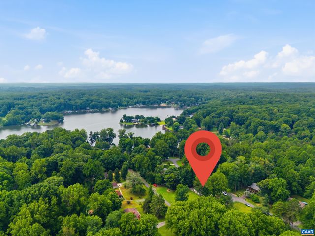 64 PINE RD, Louisa, VA 23093