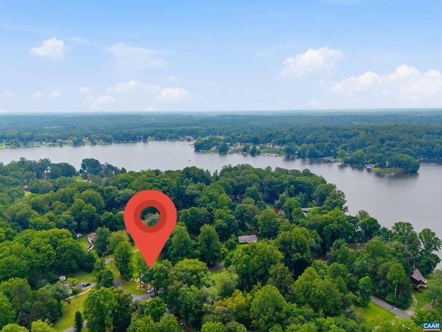 64 PINE RD, Louisa, VA 23093