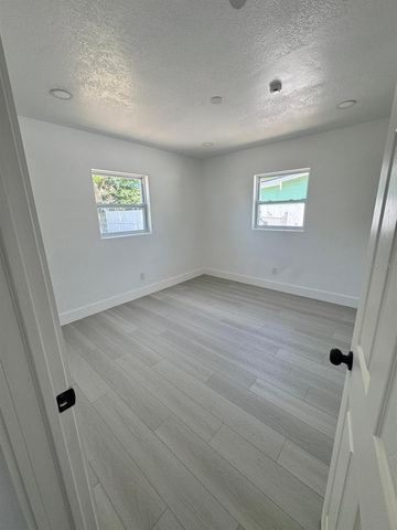 2148 CATALINA DRIVE N, Clearwater, FL 33763