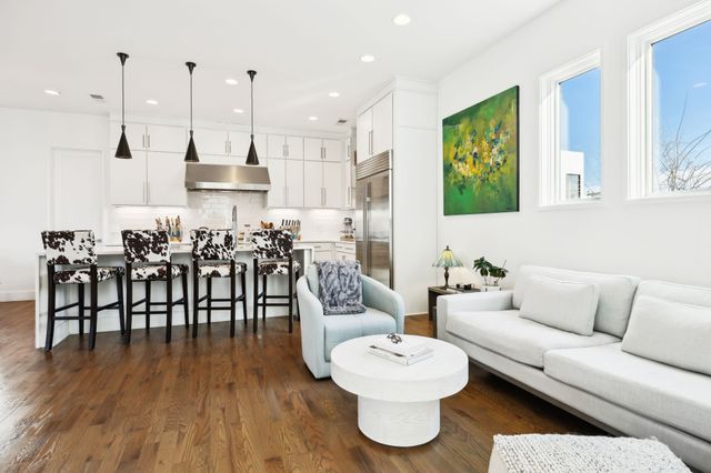 1022B 9th Ave, S, Nashville, TN 37203