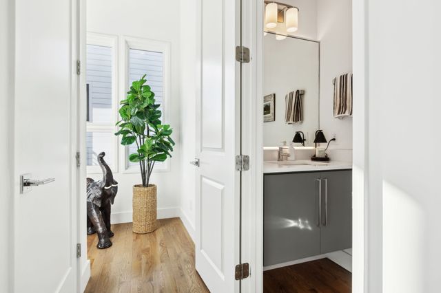 1022B 9th Ave, S, Nashville, TN 37203