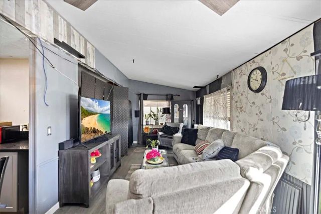 1081 W Arrow 46, Azusa, CA 91702