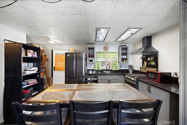 1081 W Arrow 46, Azusa, CA 91702