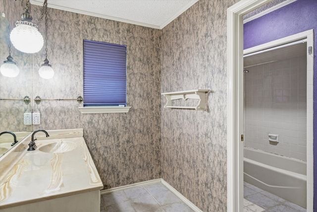 716 S Houston Street, Edgewood, TX 75117