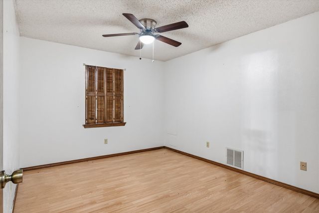 716 S Houston Street, Edgewood, TX 75117