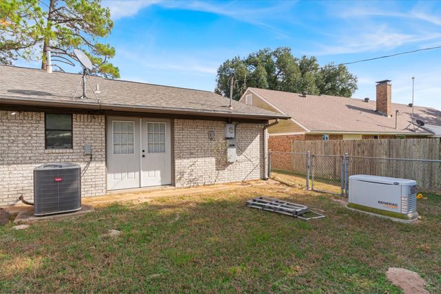 716 S Houston Street, Edgewood, TX 75117