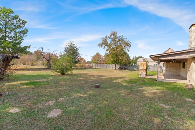 716 S Houston Street, Edgewood, TX 75117