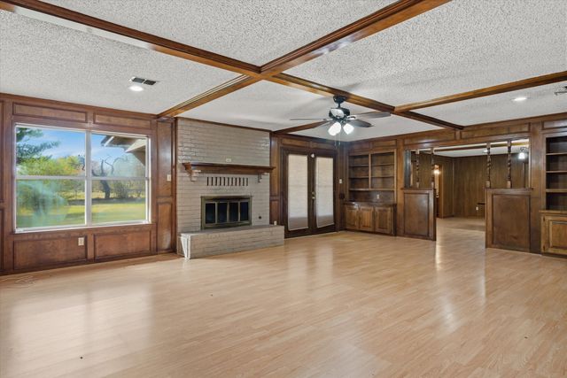 716 S Houston Street, Edgewood, TX 75117