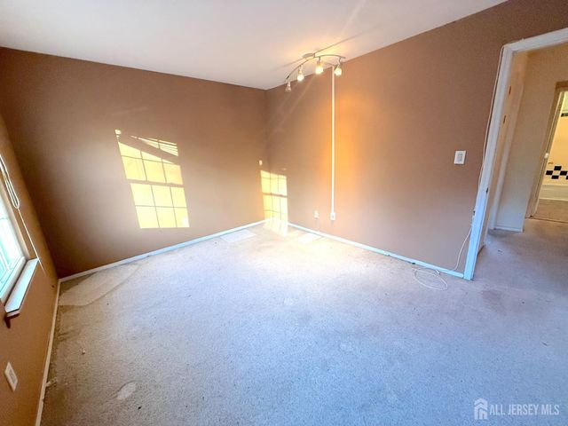 16 Quail Run Road, Jamesburg, NJ 08831