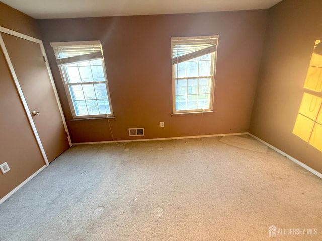 16 Quail Run Road, Jamesburg, NJ 08831