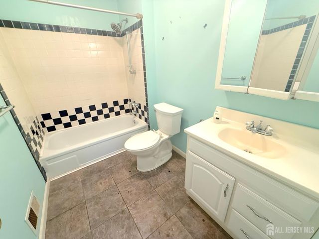 16 Quail Run Road, Jamesburg, NJ 08831