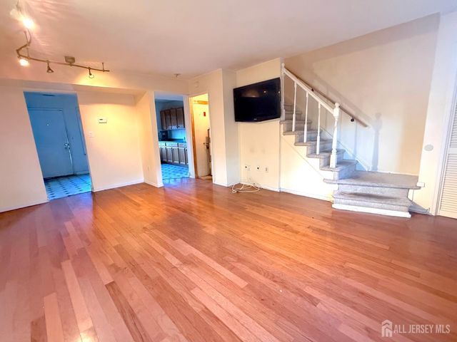 16 Quail Run Road, Jamesburg, NJ 08831