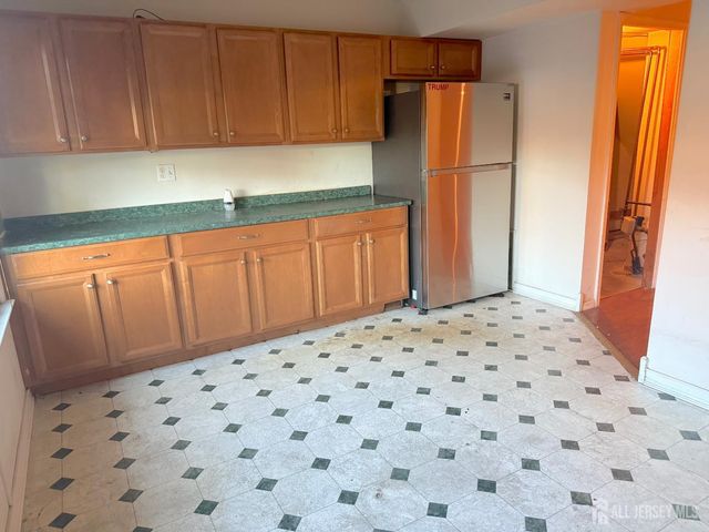 16 Quail Run Road, Jamesburg, NJ 08831