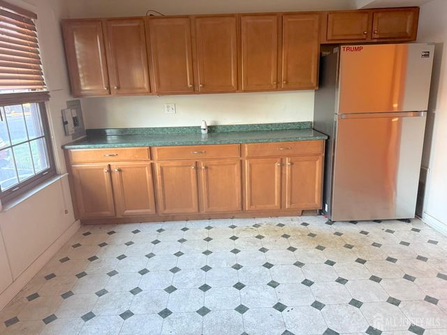 16 Quail Run Road, Jamesburg, NJ 08831
